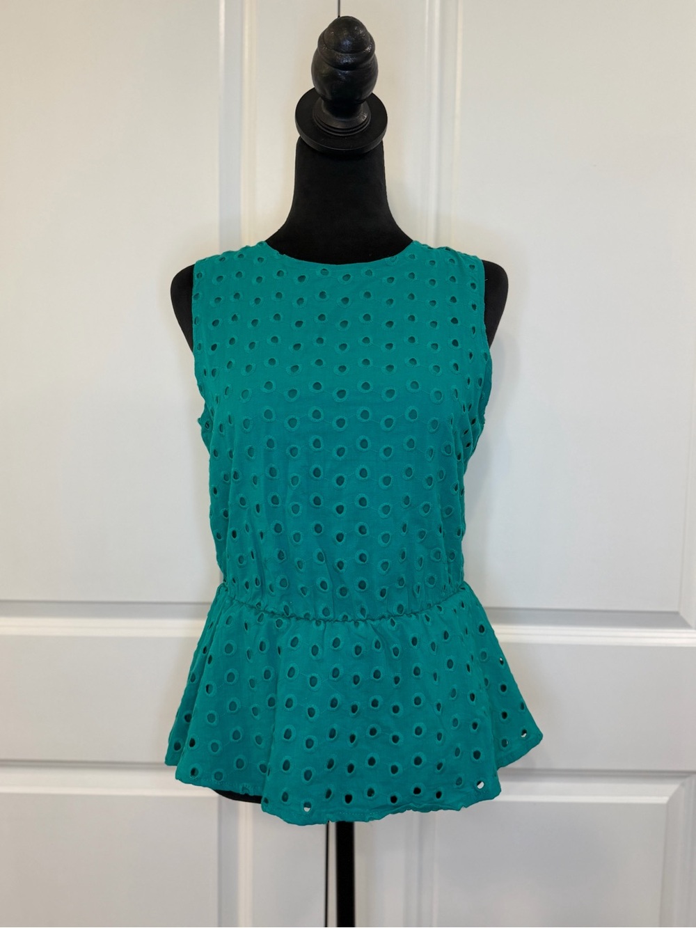 NWT Pim + Larkin Teal Eyelet Peplum Sleeveless Top Size Small